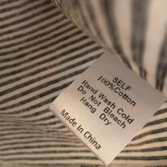 all:row | Multi Color Pattern Crop with 3/4 Sleeve Top - Picture 3 of 5